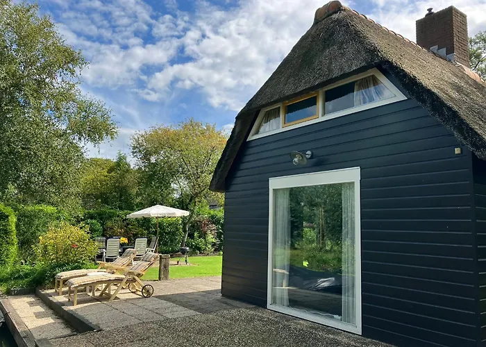 Oasis Holiday Home In Giethoorn Next To Canal, Boat Extra