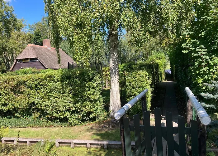 Oasis Holiday Home In Giethoorn Next To Canal, Boat Extra